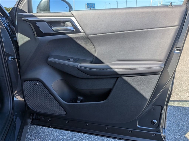 2025 Mitsubishi Outlander SE:MM139910