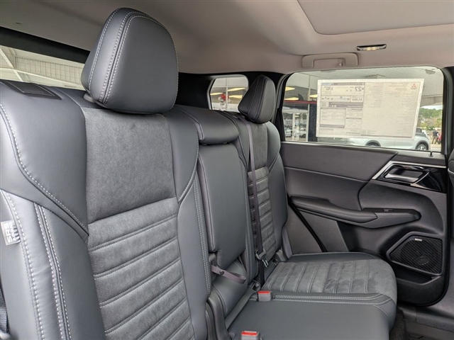 2026 Mitsubishi Outlander SE:MI130200