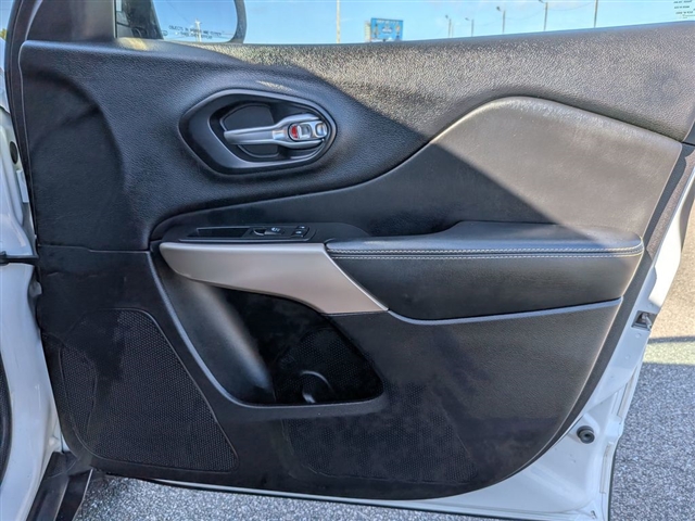 2017 Jeep Cherokee Limited:01780UU