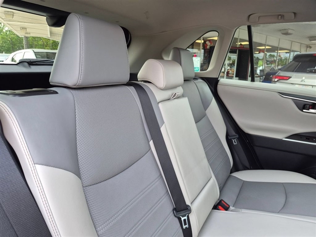 2020 Toyota RAV4 Limited:02570UU