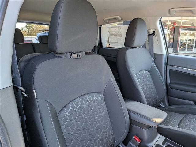 2026 Mitsubishi Outlander Sport SE:MI330190