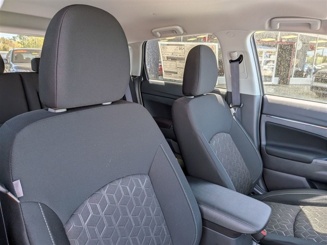 2026 Mitsubishi Outlander Sport SE:MI330380