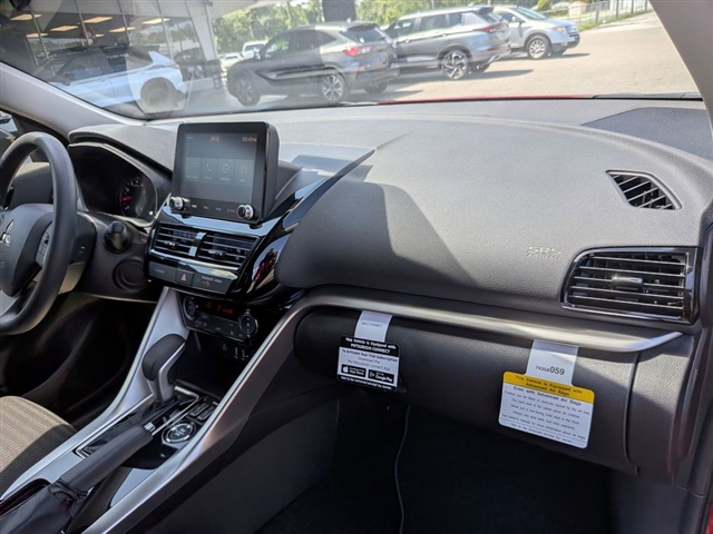 2025 Mitsubishi Eclipse Cross LE:M241570