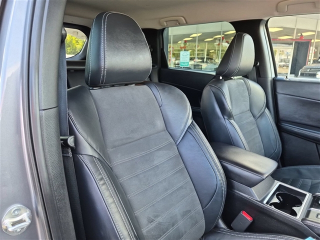 2023 Mitsubishi Outlander SE:30052N