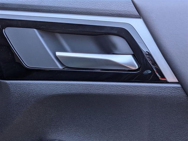 2025 Mitsubishi Outlander SE:MI30030