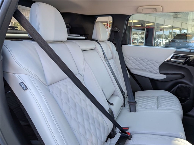 2022 Mitsubishi Outlander SEL Launch Edition:39772N