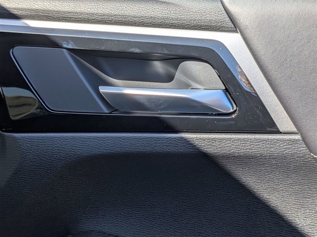 2025 Mitsubishi Outlander SE:MM139910