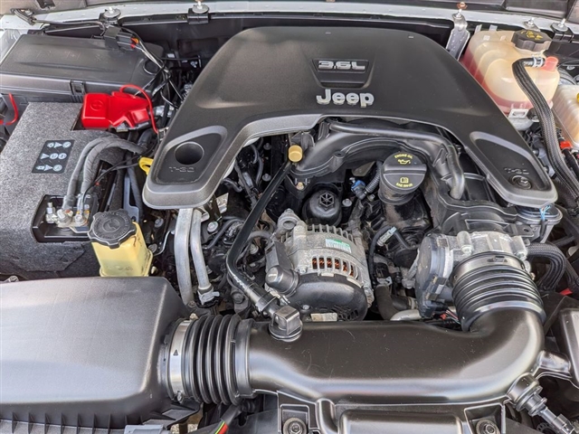 2018 Jeep Wrangler Unlimited Sport:02133U
