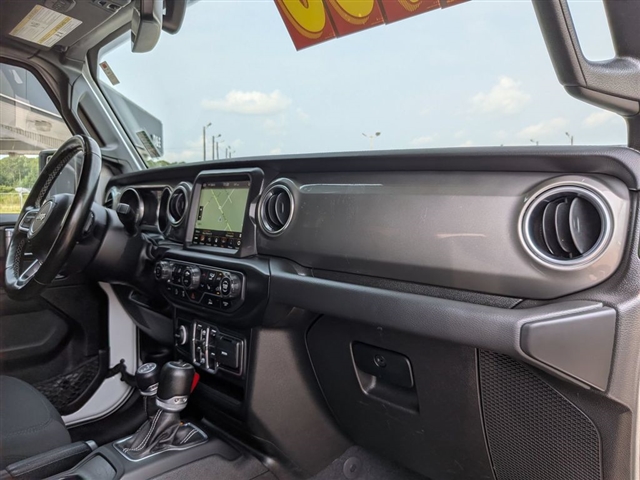 2022 Jeep Wrangler Unlimited Unlimited Sahara:02490UU