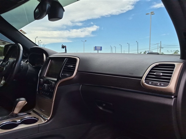2017 Jeep Grand Cherokee Limited:02620UU