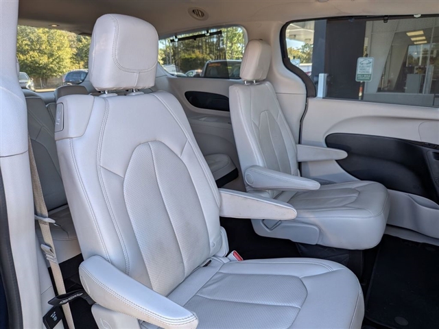 2017 Chrysler Pacifica Touring-L Plus:01870UU