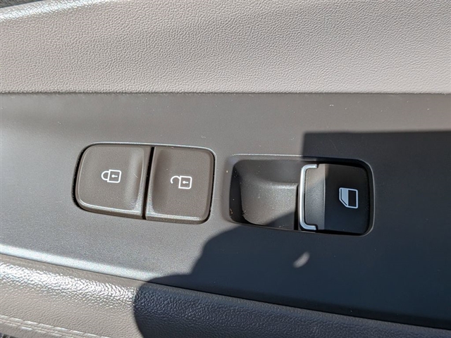 2020 Hyundai SANTA FE SE:39952N