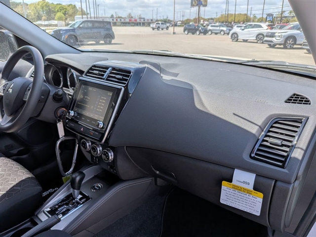 2026 Mitsubishi Outlander Sport SE:MI330340