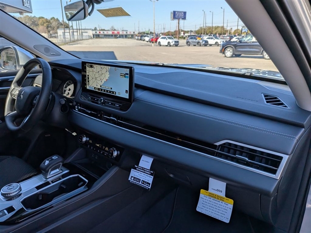 2026 Mitsubishi Outlander ES:MI30240