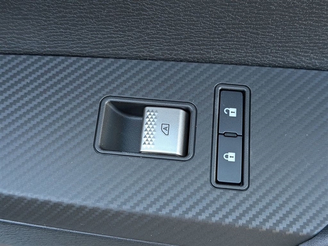 2025 Mitsubishi Outlander SE:MI30020