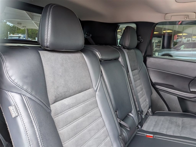 2024 Mitsubishi Outlander SE:30283N