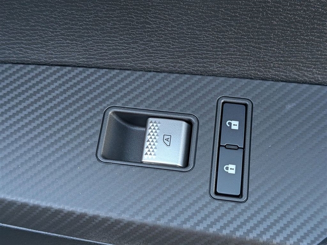 2025 Mitsubishi Outlander SE:MI30030