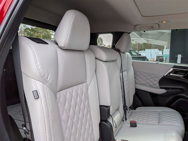 2023 Mitsubishi Outlander SE:39881N