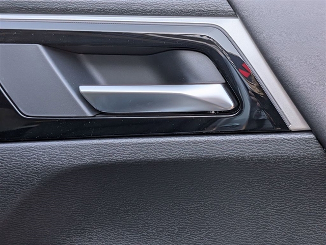 2026 Mitsubishi Outlander Black Edition:MI30100