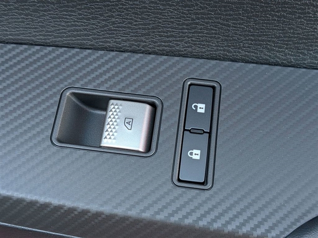 2025 Mitsubishi Outlander SE:MI30000