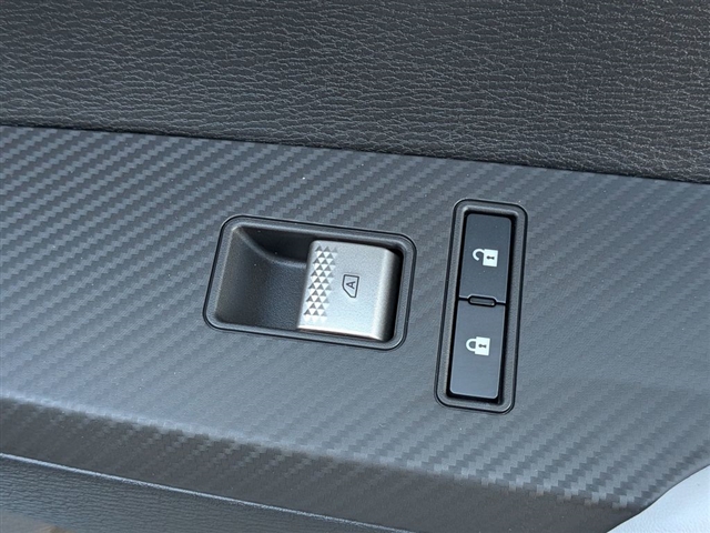 2025 Mitsubishi Outlander SE:MI30010