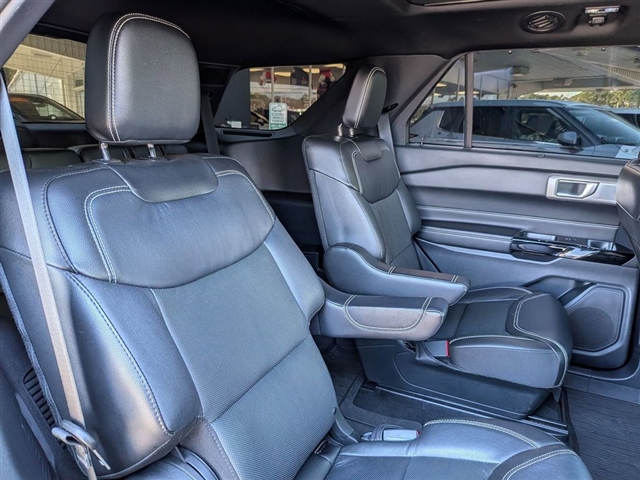 2022 Ford Explorer ST:02050UU