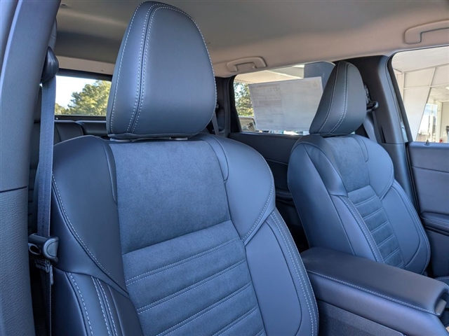 2025 Mitsubishi Outlander SE:MI30030