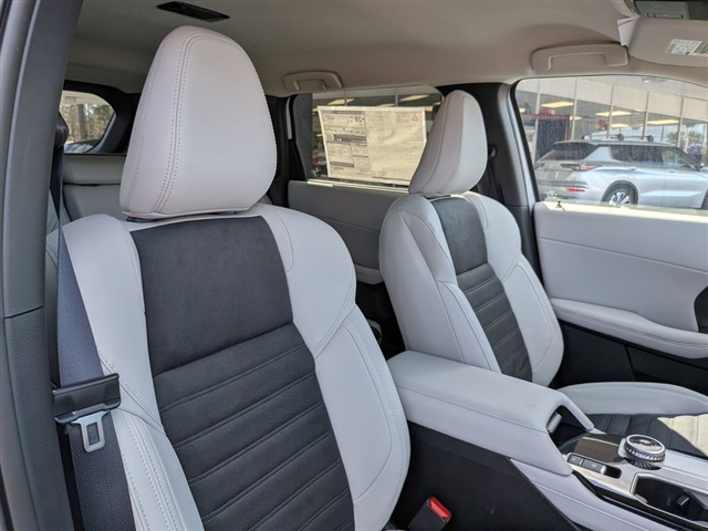 2026 Mitsubishi Outlander SE:MI30280