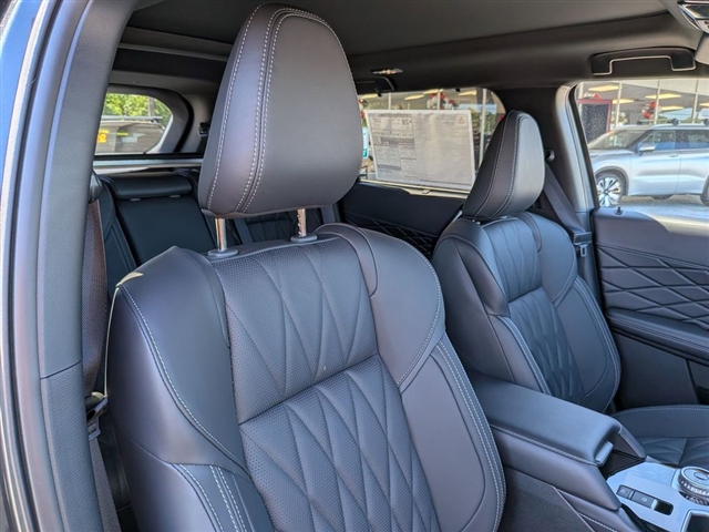 2026 Mitsubishi Outlander Black Edition:MI30460