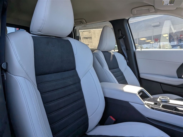 2025 Mitsubishi Outlander SE:MM139900