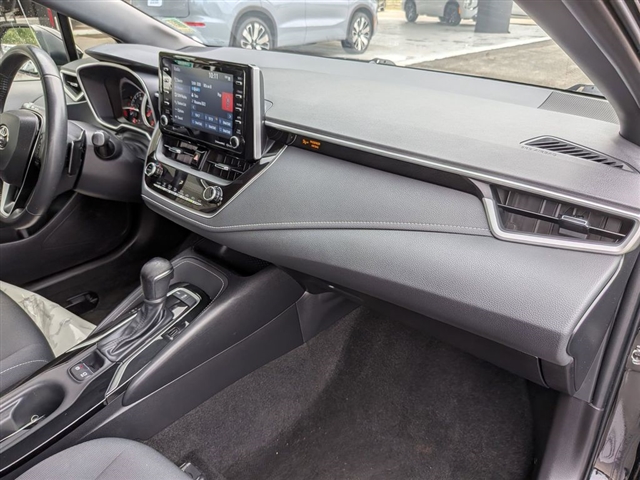 2022 Toyota Corolla Hatchback SE:01820UU