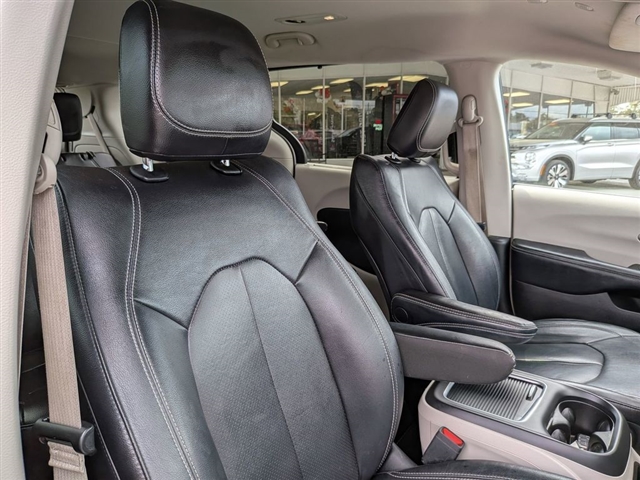 2022 Chrysler Pacifica Touring L:02150UU