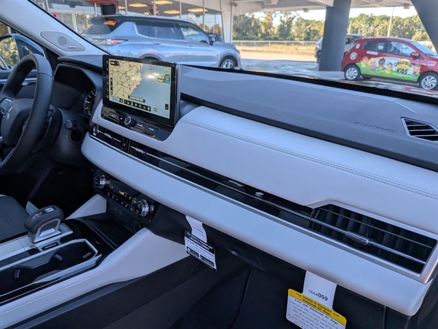 2025 Mitsubishi Outlander SE:MM39990