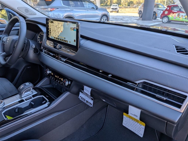 2025 Mitsubishi Outlander SE:MI30030