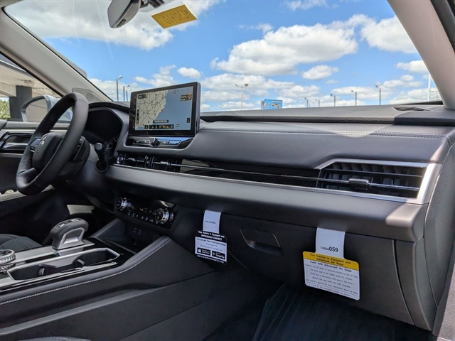 2026 Mitsubishi Outlander SE:MI30410