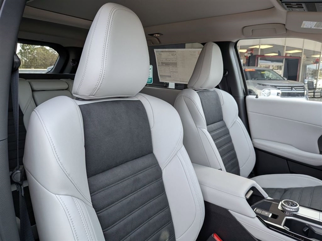 2026 Mitsubishi Outlander SE:MI30140