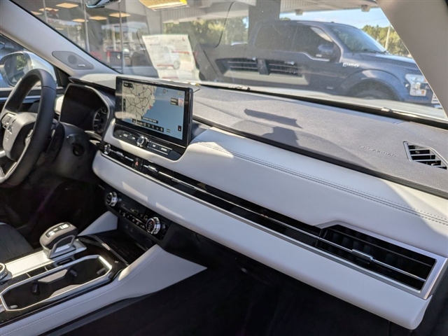 2025 Mitsubishi Outlander SE:MM139900