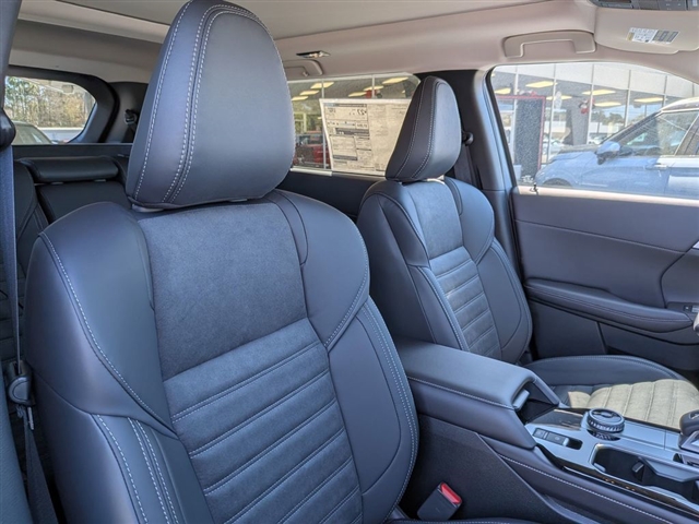 2026 Mitsubishi Outlander SE:MI130320