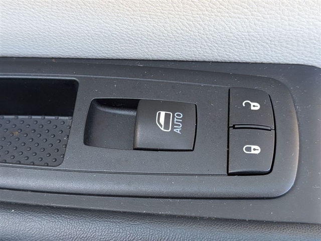 2017 Chrysler Pacifica Touring-L Plus:01870UU