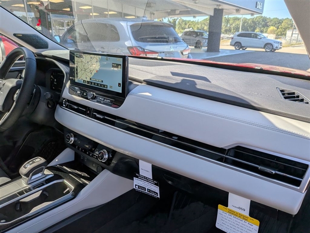 2025 Mitsubishi Outlander SE:MM39870