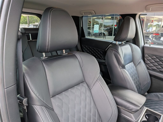 2022 Mitsubishi Outlander SEL Launch Edition:30253N
