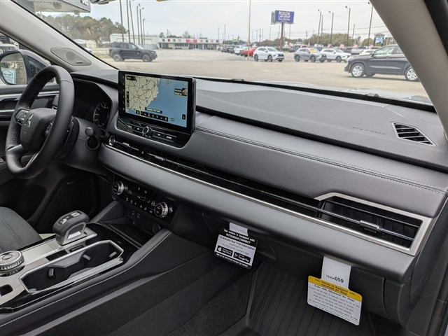 2026 Mitsubishi Outlander SE:MI130200