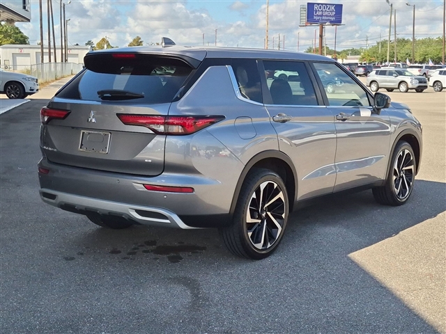 2023 Mitsubishi Outlander SE:30052N