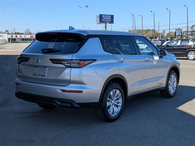 2026 Mitsubishi Outlander ES:MI30240