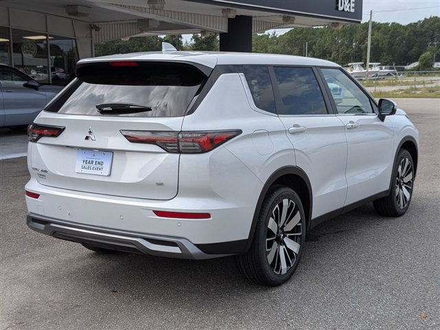 2025 Mitsubishi Outlander SE:MM39820