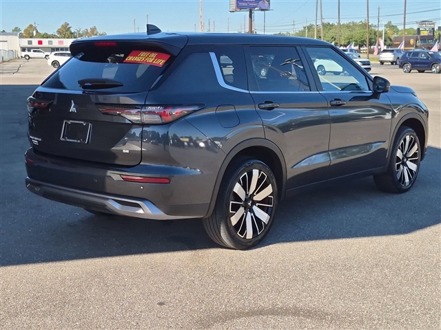 2025 Mitsubishi Outlander SE:02630UU