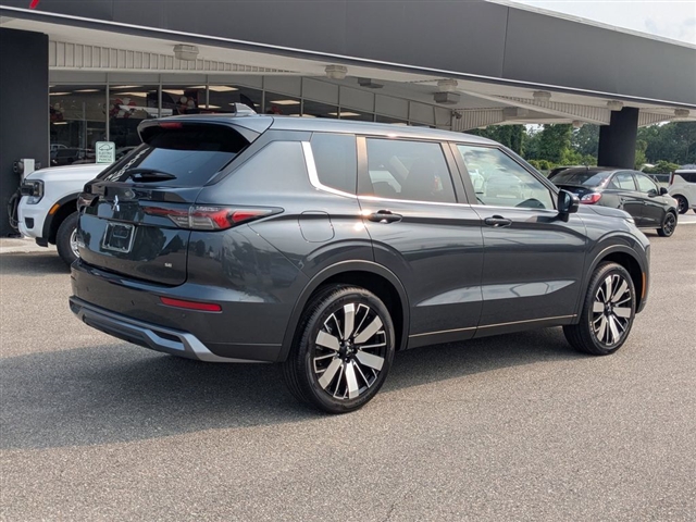 2025 Mitsubishi Outlander SE:MM39470