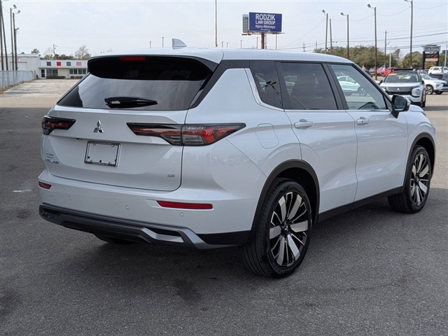 2026 Mitsubishi Outlander SE:MI30160