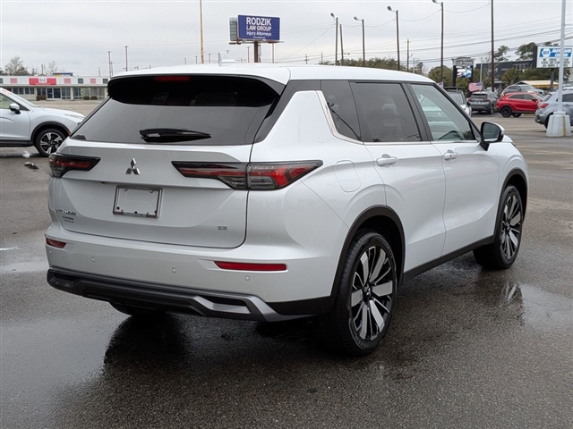 2026 Mitsubishi Outlander SE:MI30130