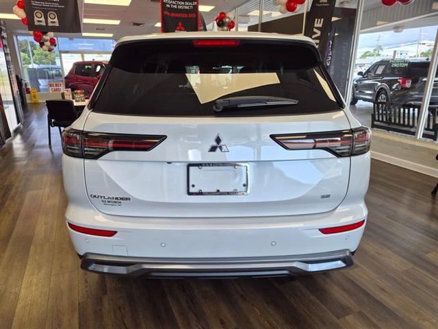 2026 Mitsubishi Outlander SE:MI30500